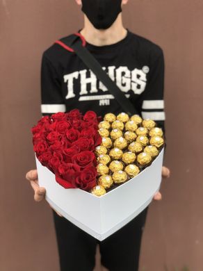 Цветы и конфеты в коробке "Габриэль"