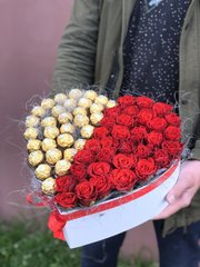 Цветы и конфеты в коробке "Эль Торро"