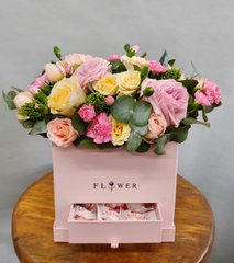 Коробка с цветами "Секретик"