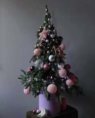 Новогодняя композиция "Елка с розовыми шариками"
