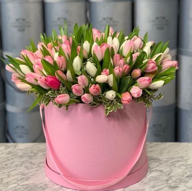 Коробка с тюльпанами "Форум"